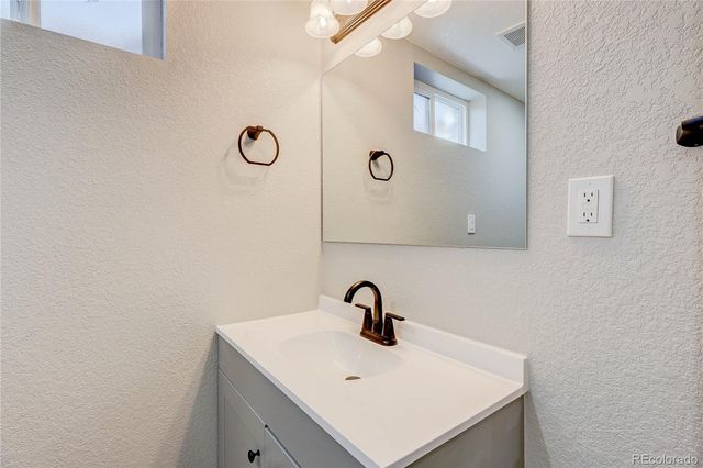 6733 S Ash Way, Centennial, CO 80122