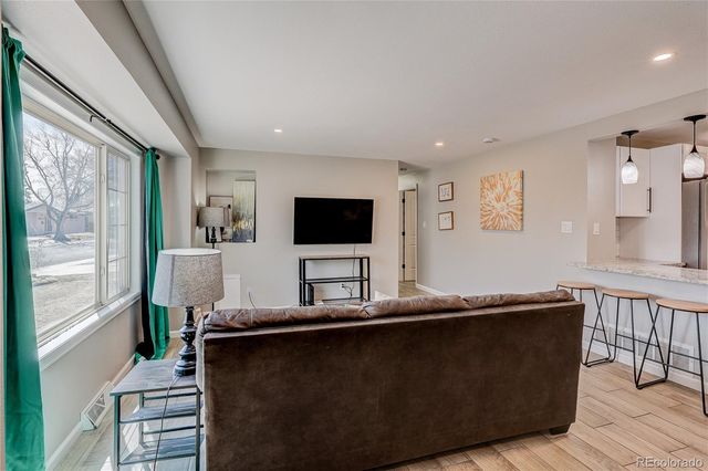 6733 S Ash Way, Centennial, CO 80122