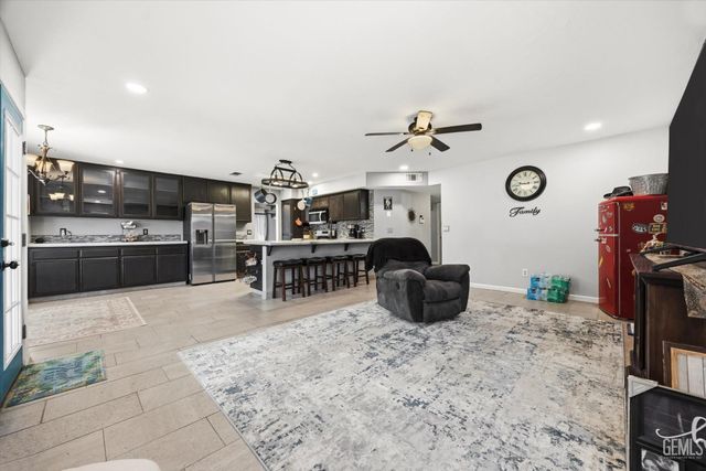 5706 Antigua Drive, Bakersfield, CA 93313