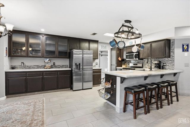 5706 Antigua Drive, Bakersfield, CA 93313
