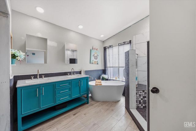 5706 Antigua Drive, Bakersfield, CA 93313