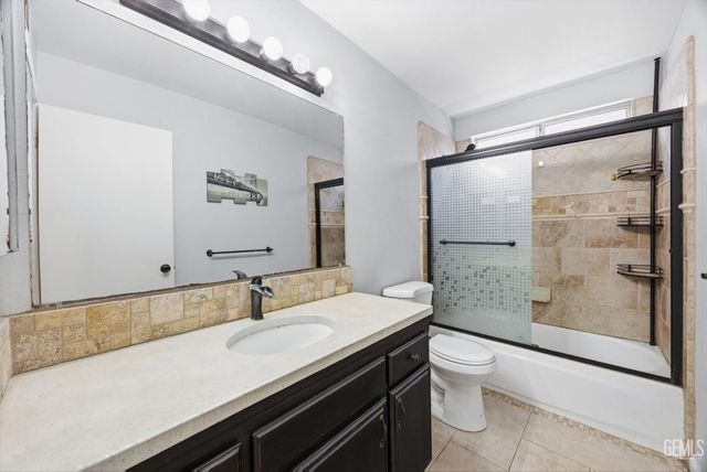 5706 Antigua Drive, Bakersfield, CA 93313