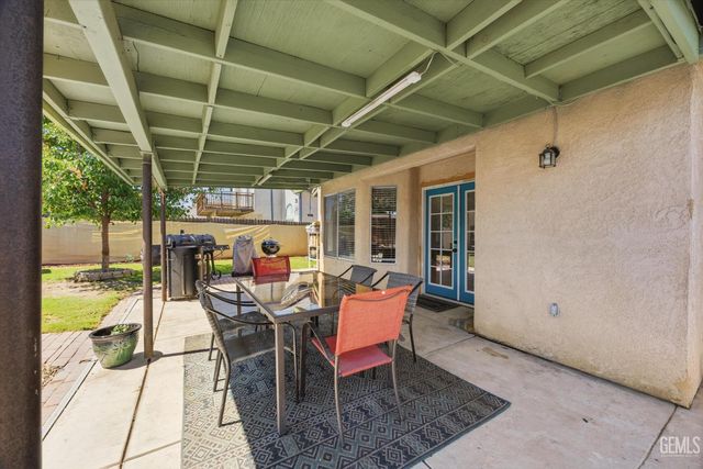 5706 Antigua Drive, Bakersfield, CA 93313