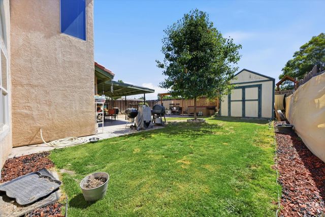 5706 Antigua Drive, Bakersfield, CA 93313