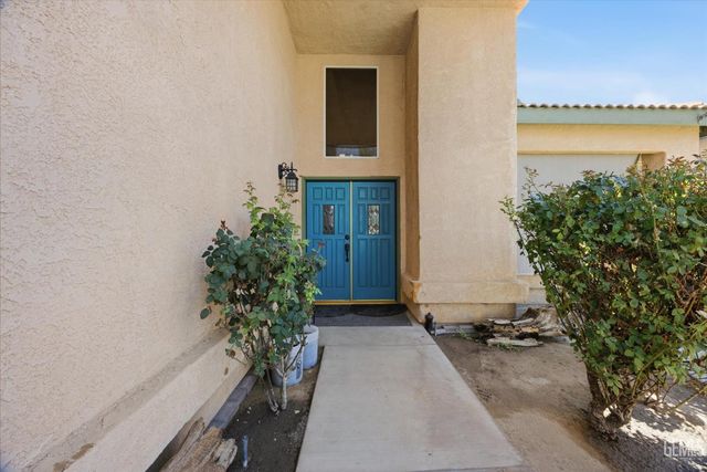5706 Antigua Drive, Bakersfield, CA 93313