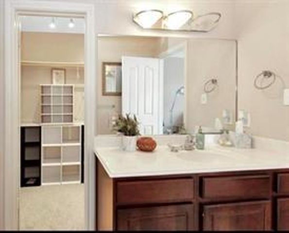 1728 Tornado, Houston, TX 77091