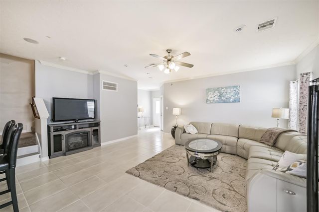 1728 Tornado, Houston, TX 77091