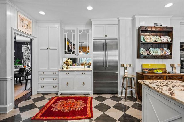 521 Heyward NW Circle, Marietta, GA 30064