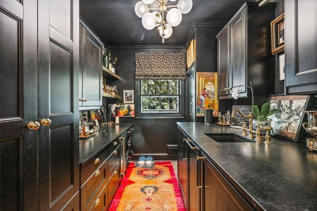 521 Heyward NW Circle, Marietta, GA 30064