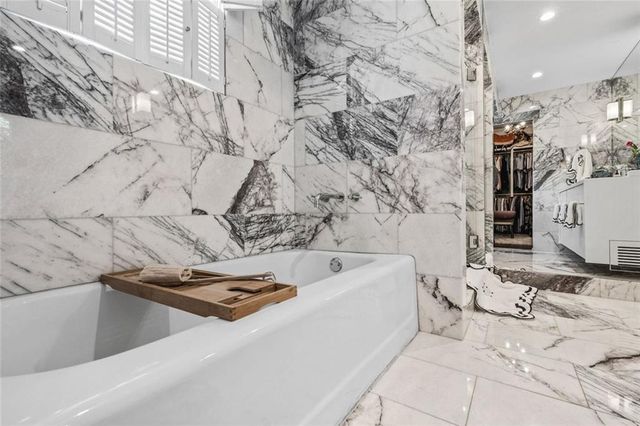 521 Heyward NW Circle, Marietta, GA 30064