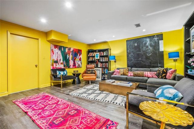 521 Heyward NW Circle, Marietta, GA 30064