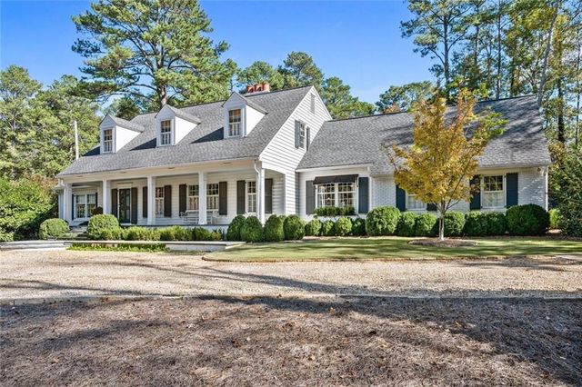 521 Heyward NW Circle, Marietta, GA 30064