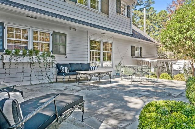 521 Heyward NW Circle, Marietta, GA 30064