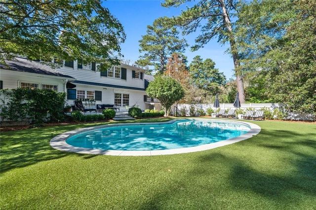 521 Heyward NW Circle, Marietta, GA 30064