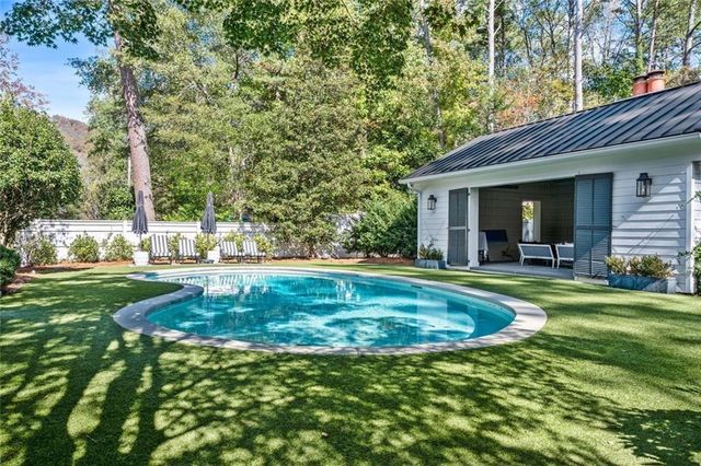 521 Heyward NW Circle, Marietta, GA 30064