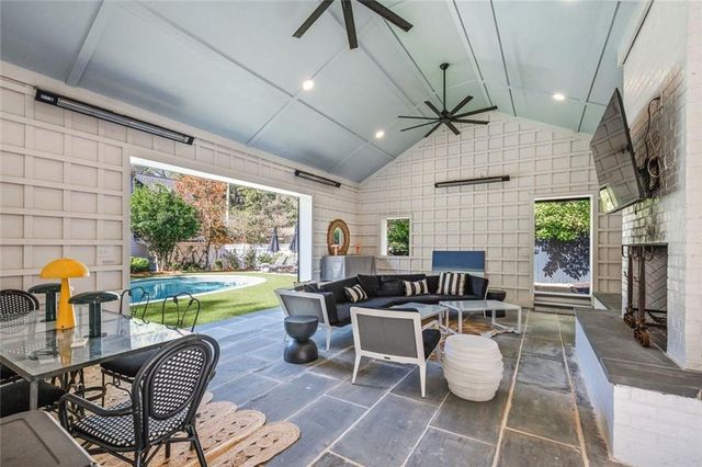 521 Heyward NW Circle, Marietta, GA 30064