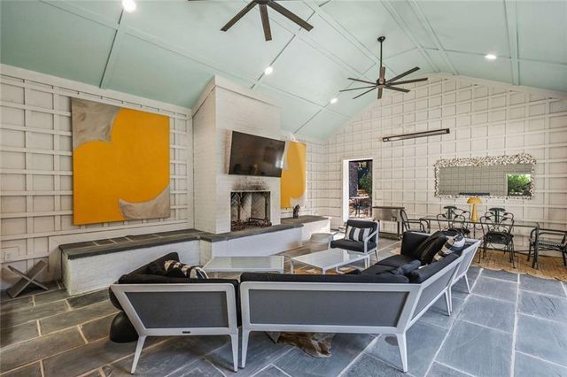 521 Heyward NW Circle, Marietta, GA 30064