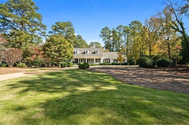 521 Heyward NW Circle, Marietta, GA 30064