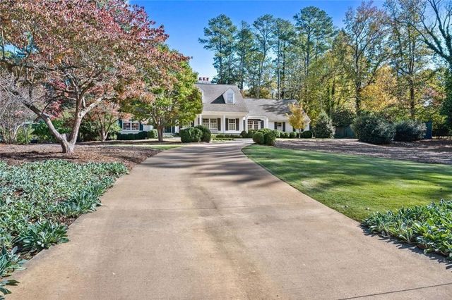 521 Heyward NW Circle, Marietta, GA 30064
