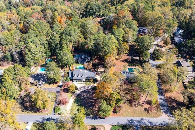 521 Heyward NW Circle, Marietta, GA 30064