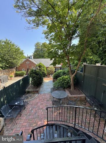 3338 RESERVOIR RD NW, Washington, DC 20007
