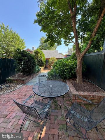 3338 RESERVOIR RD NW, Washington, DC 20007