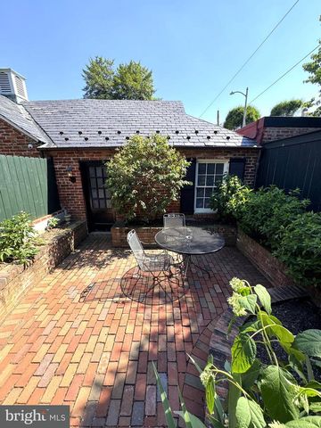 3338 RESERVOIR RD NW, Washington, DC 20007