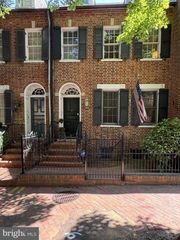 3338 RESERVOIR RD NW, Washington, DC 20007