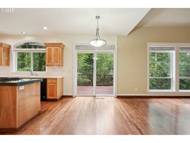 1787 Nw CHRISTINE Ct, Portland, OR 97229
