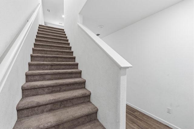 1660 Silvershire Dr, Stockton, CA 95206