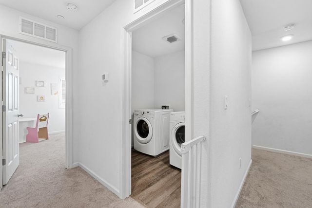 1660 Silvershire Dr, Stockton, CA 95206