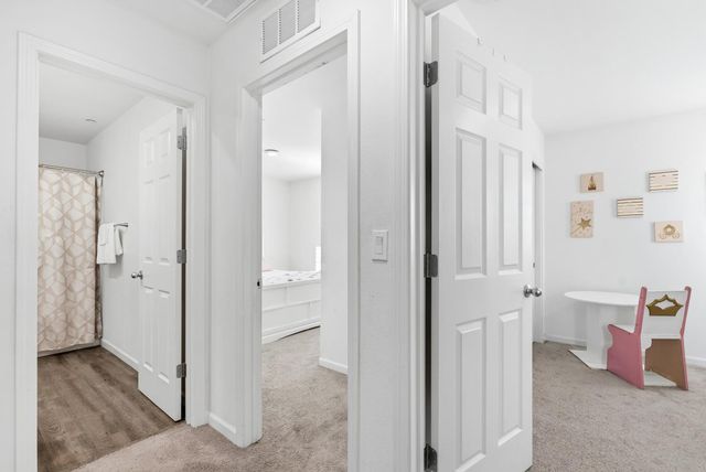 1660 Silvershire Dr, Stockton, CA 95206