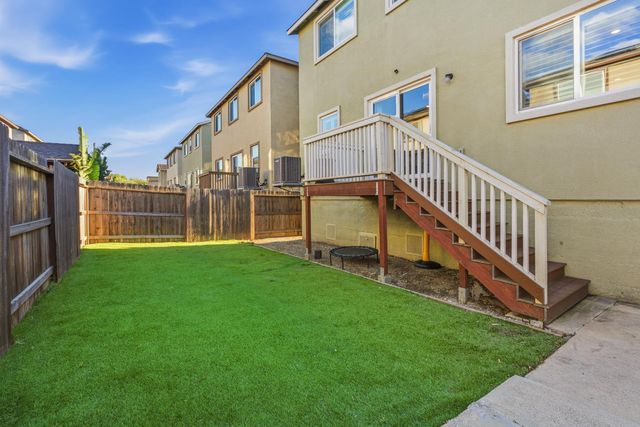 1660 Silvershire Dr, Stockton, CA 95206