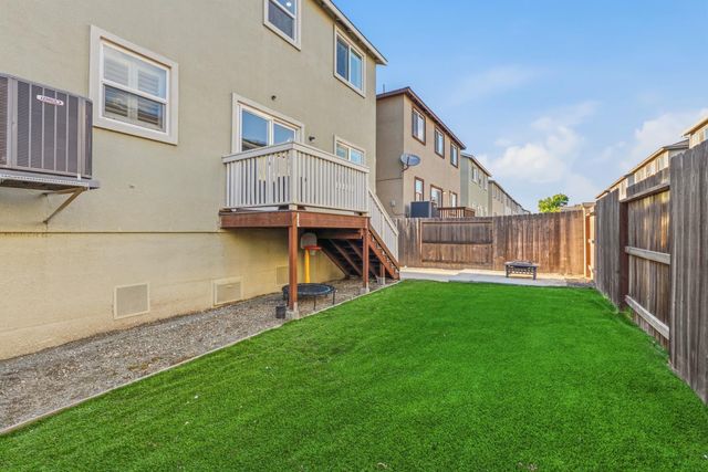 1660 Silvershire Dr, Stockton, CA 95206