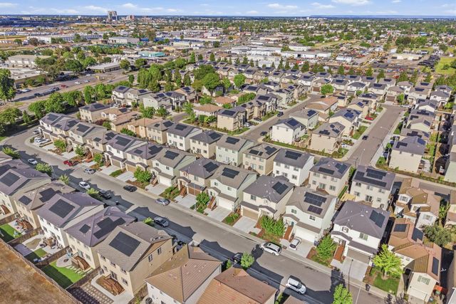 1660 Silvershire Dr, Stockton, CA 95206