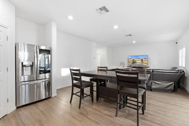 1660 Silvershire Dr, Stockton, CA 95206