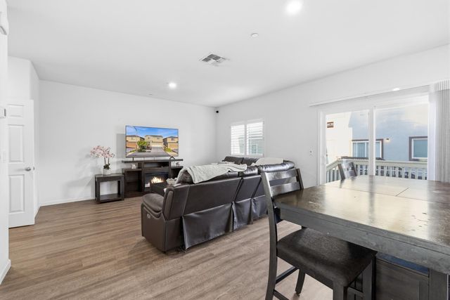 1660 Silvershire Dr, Stockton, CA 95206