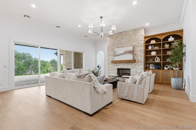 12216 Reflection Pointe Drive, Kingston, OK 73439