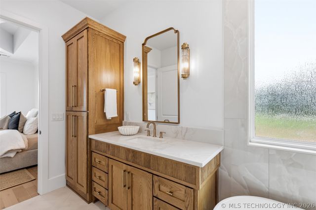 12216 Reflection Pointe Drive, Kingston, OK 73439