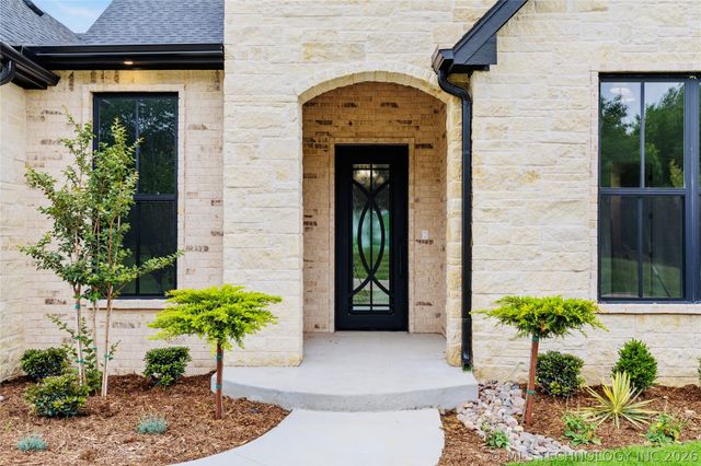 12216 Reflection Pointe Drive, Kingston, OK 73439