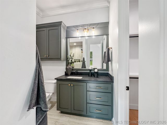 12216 Reflection Pointe Drive, Kingston, OK 73439