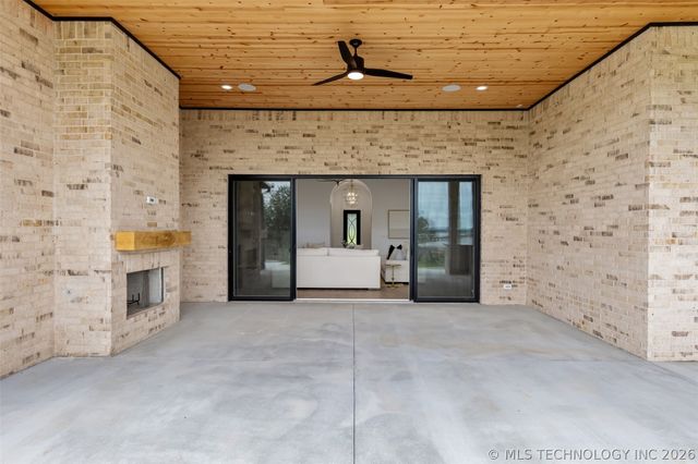 12216 Reflection Pointe Drive, Kingston, OK 73439