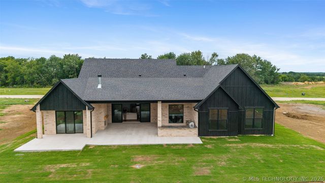 12216 Reflection Pointe Drive, Kingston, OK 73439