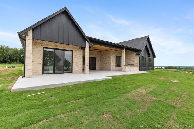 12216 Reflection Pointe Drive, Kingston, OK 73439