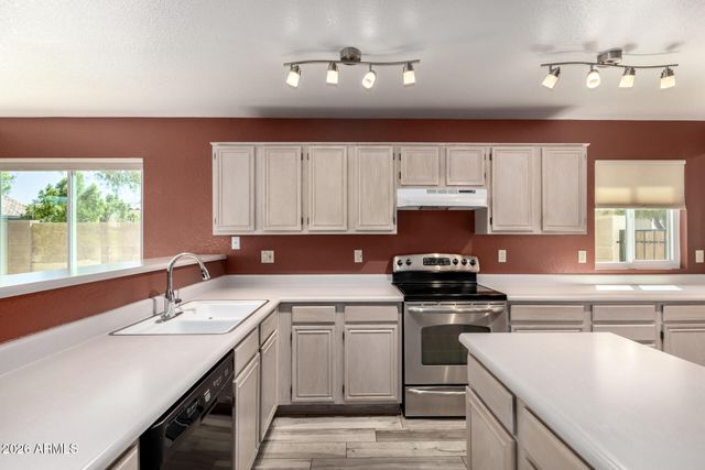 21961 N 69TH Avenue, Glendale, AZ 85310