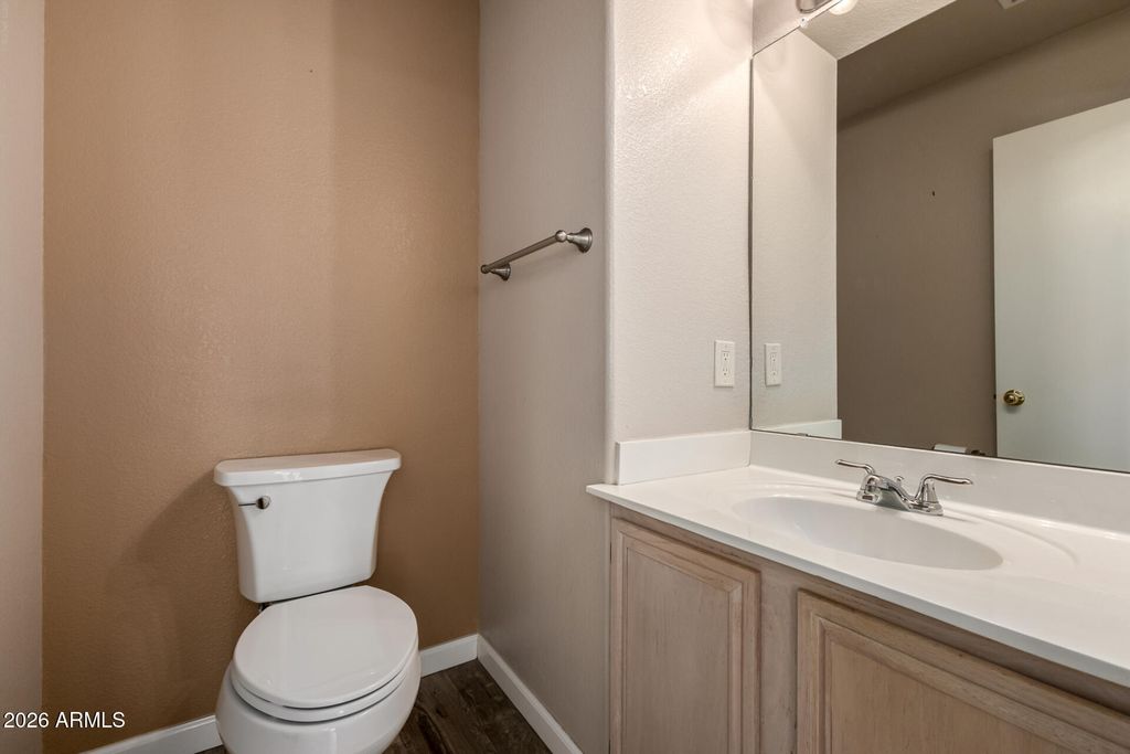 Image 14 of property listing at 21961 N 69TH Avenue, Glendale, AZ 85310