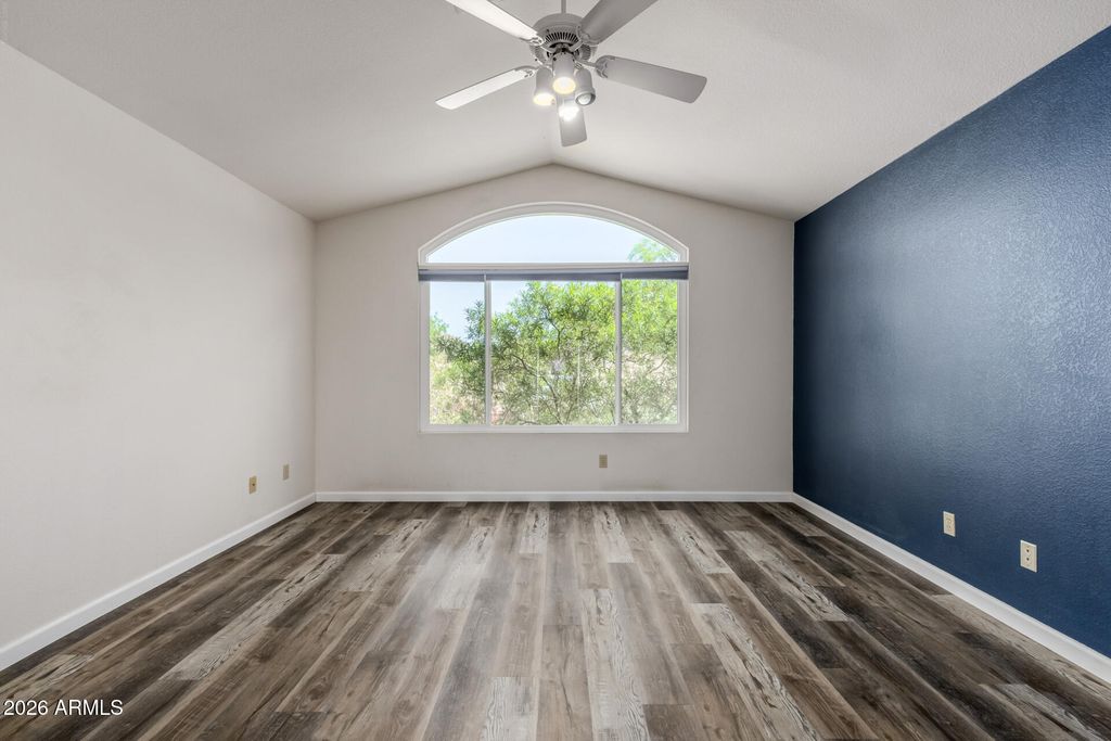 Image 16 of property listing at 21961 N 69TH Avenue, Glendale, AZ 85310