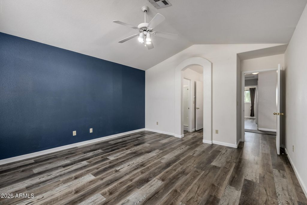 Image 18 of property listing at 21961 N 69TH Avenue, Glendale, AZ 85310