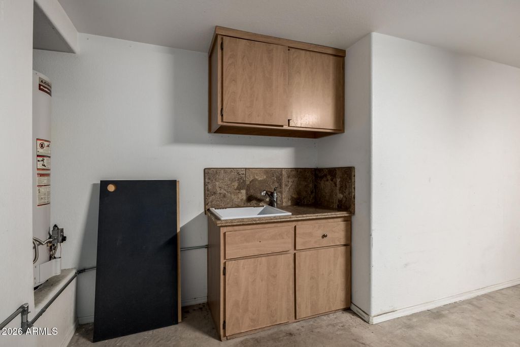 Image 28 of property listing at 21961 N 69TH Avenue, Glendale, AZ 85310