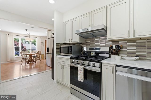 1435 WINDSOR PARK LN, Havertown, PA 19083